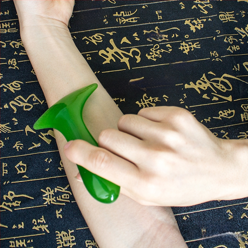 Izkrivljena spatula za scraping za masažu vratne kralješnice i ramena; materijal: smola; težina: 57 g; kategorija: scraping sheet/plate; primjena: zdravstveni masaža, fitness i ljepota tijela; prilagodljiva obrada dostupna