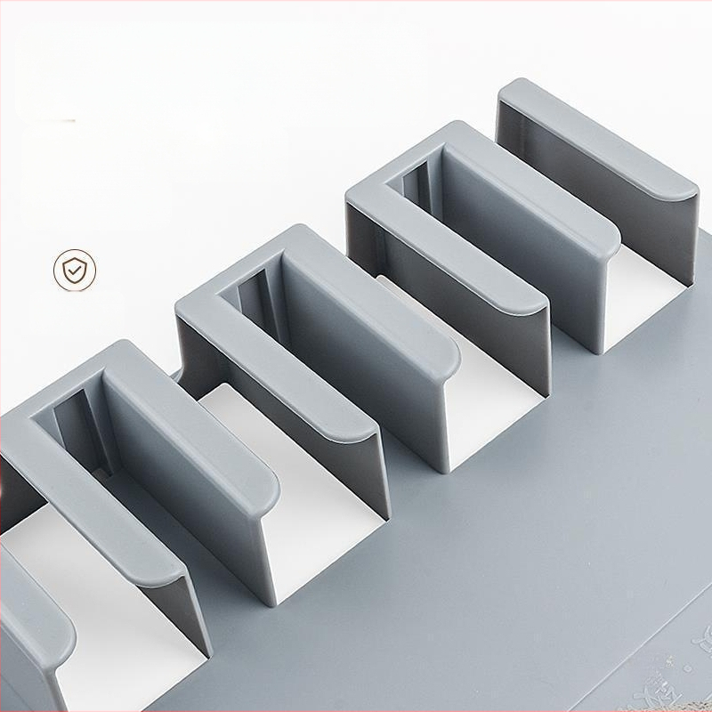 Τοίχος αποθήκευσης εργαλείων κομμωτικής για ηλεκτρικούς κουρευτές, ψαλίδια και χτένες