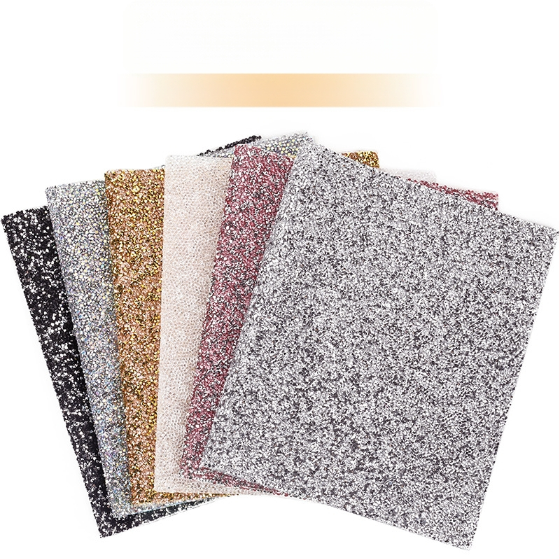 Πίνακας επίδειξης μανικιούρ με φόντο μαξιλαράκι χεριού διακοσμημένο με διαμάντια (198g; προέλευση Zhejiang; μάρκα Jinzixiu)