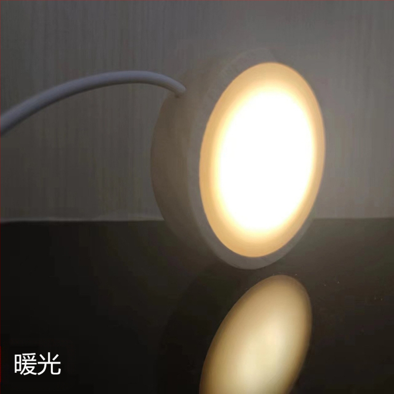 LED нощна лампа с основа от дъбово дърво и кръгла дифузионна плоча, модерен минималистичен декоративен елемент (дъбово дърво; дървен материал; кръгла дифузионна плоча; модерен минимализъм)