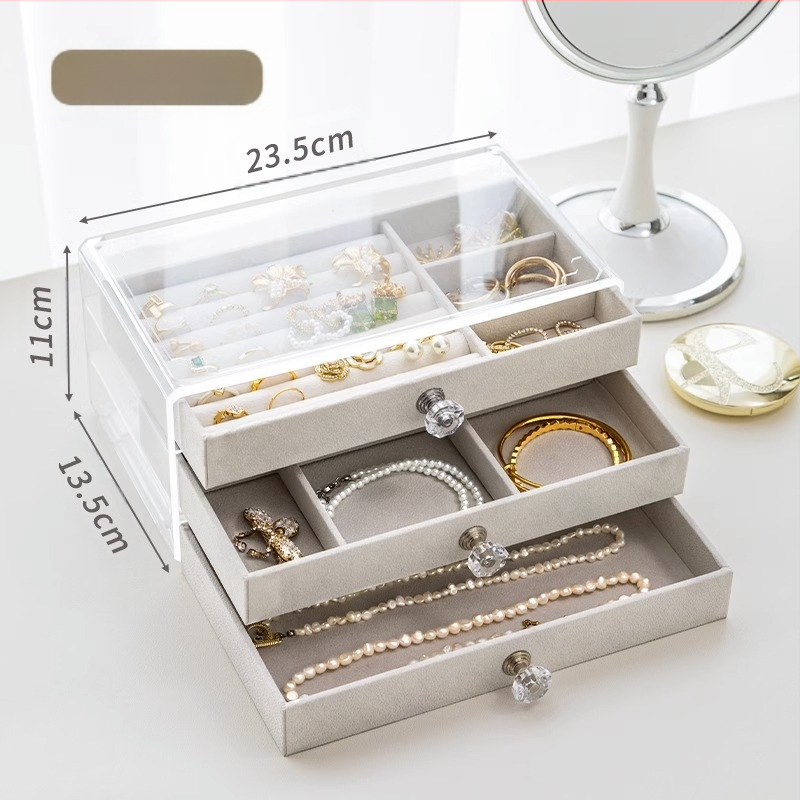 Juvelierizstrādājumu kastīte T-2325, āda