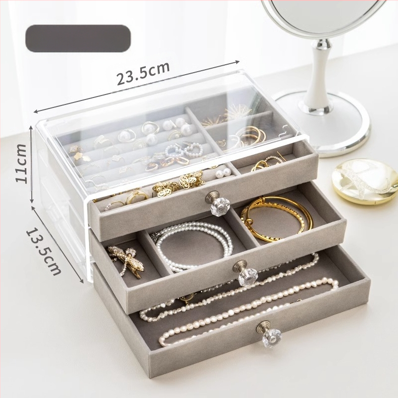 Juvelierizstrādājumu kastīte T-2325, āda