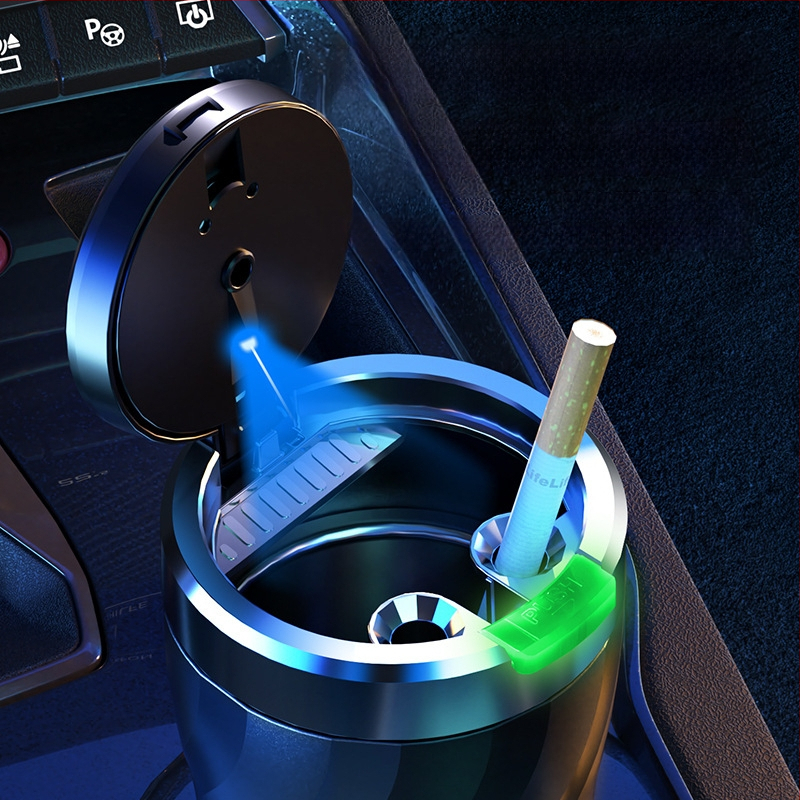 Automobiļa pelnu trauks ar vienas pogas atvērumu un gaismu, universālais modelis, izgatavots no plastmasas