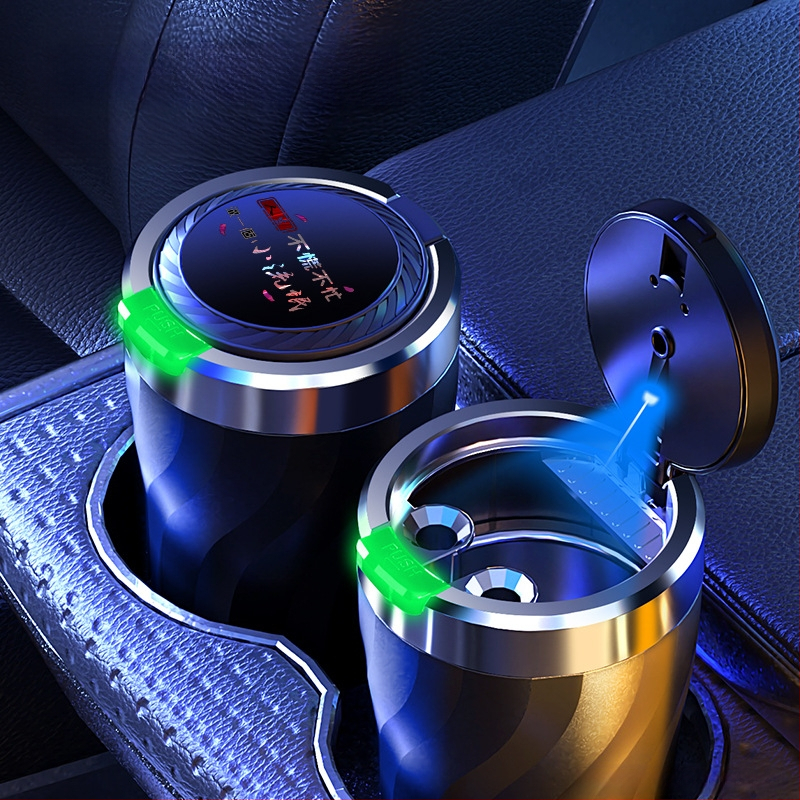 Automobiļa pelnu trauks ar vienas pogas atvērumu un gaismu, universālais modelis, izgatavots no plastmasas