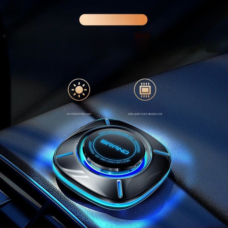 Autó illatosító ambient fényekkel; Gardenia illat; 10–20 ml tartalom; PC anyag; üléshez való elhelyezés; illat tartósság >90 nap