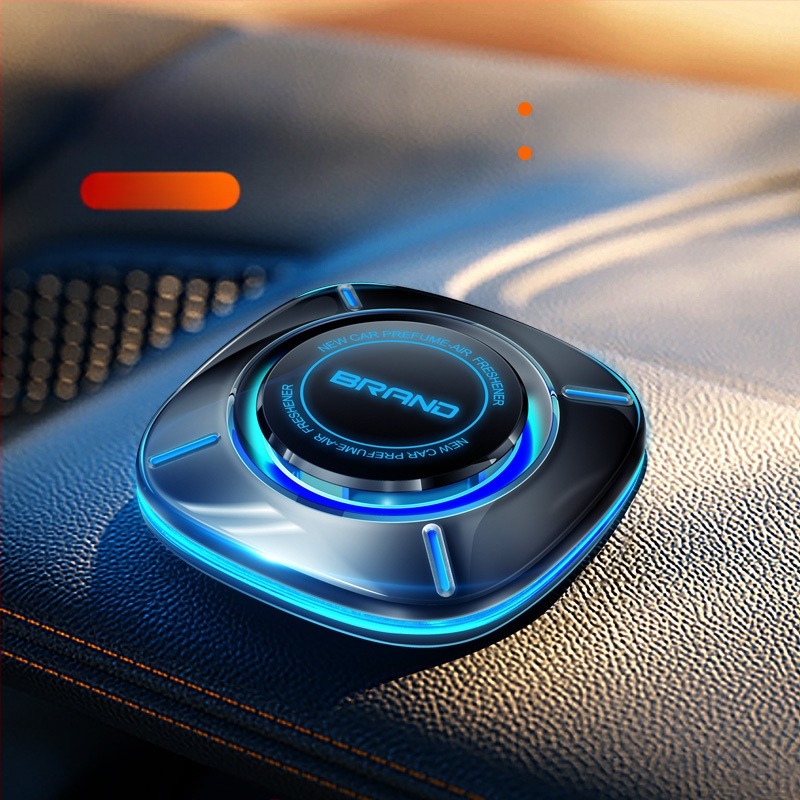 Autó illatosító ambient fényekkel; Gardenia illat; 10–20 ml tartalom; PC anyag; üléshez való elhelyezés; illat tartósság >90 nap