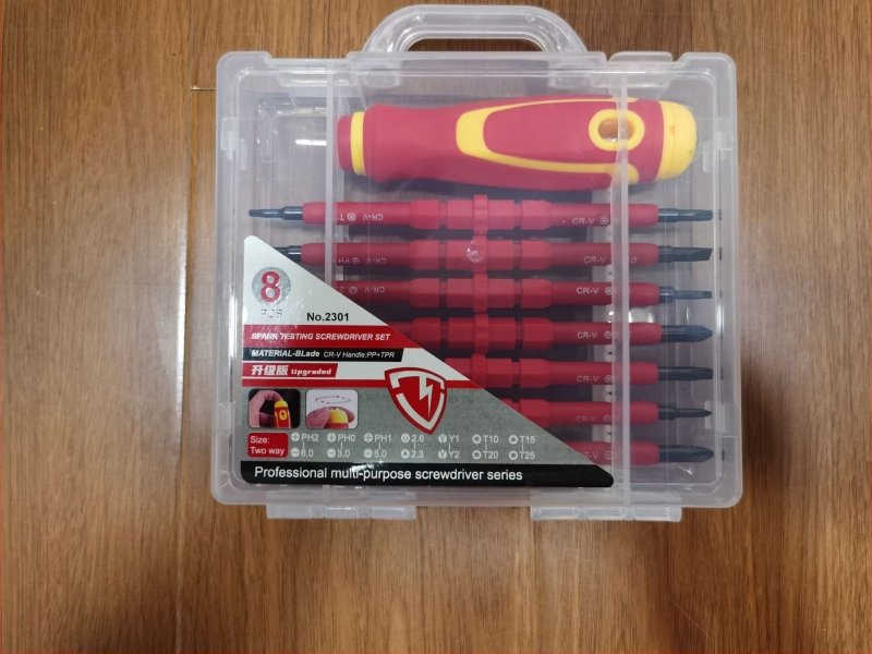 Mamba σετ κατσαβιδιών 13 τεμαχίων με μόνωση VDE για ηλεκτροτεχνικούς — μαγνητικές άκρες από ανθρακούχο χάλυβα, Phillips και κατσαβίδι με ευθεία κεφαλή