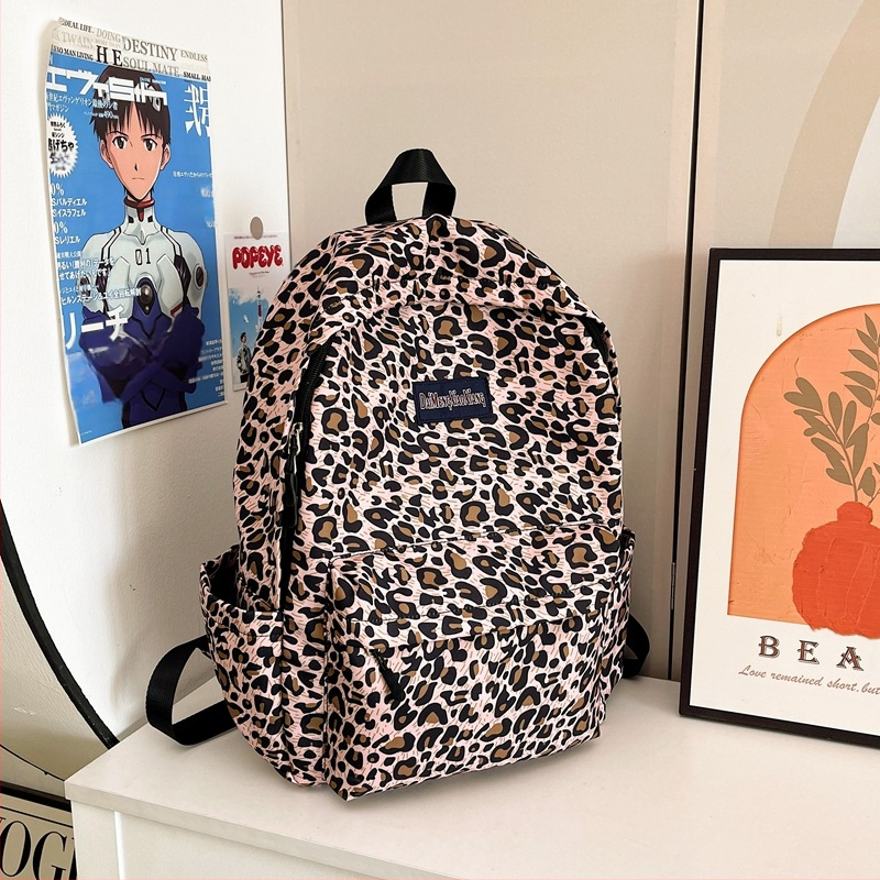 Neilona mugursoma ar leoparda rakstu, ultra viegla, ar gaisa spilveniem plecu siksnās, poliestera oderes iekšpuse