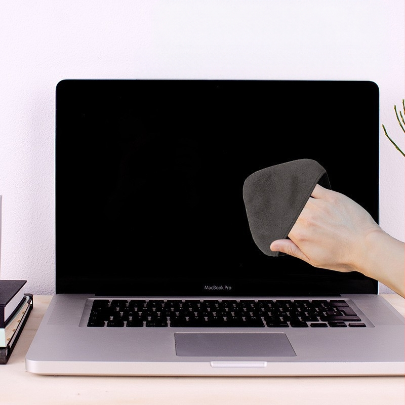 Микрофибърна кърпа за почистване – комплект от три кърпи за компютри, таблети, смартфони и централния сензорен екран на автомобил.