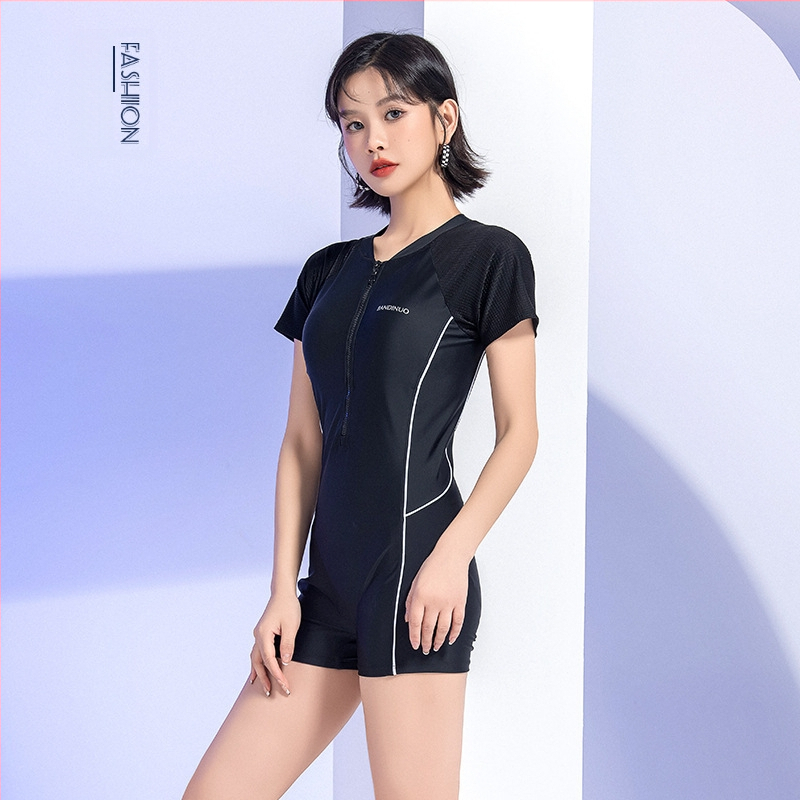 Γυναικείο ολόσωμο μαγιό με επένδυση στήθους, νάιλον 82%, φόδρα πολυεστερικό 95%, βάρος υφάσματος 200 g/m², κοντά μανίκια