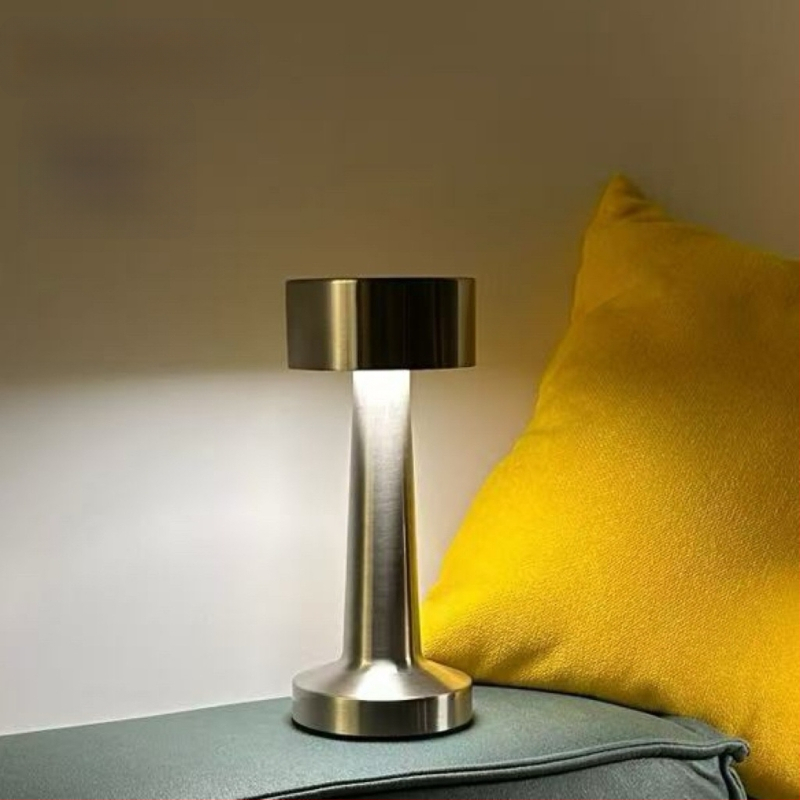 LED светлина под формата на гиря (скандинавски стил, метален корпус) с нощно и амбиентно осветление, до 36V, CE сертифицирана