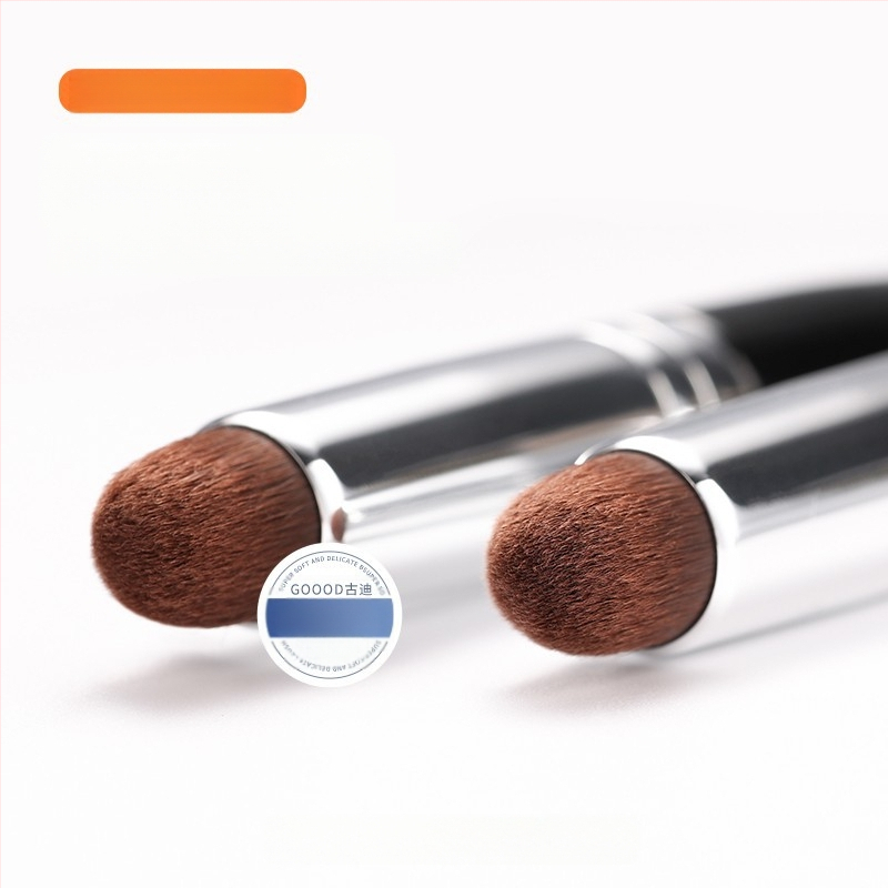 Βούρτσα κονσίλερ με στρογγυλή κεφαλή για την περιοχή γύρω από τα μάτια — επαγγελματική ακρίβεια, συνθετικές τρίχες, ξύλινη λαβή