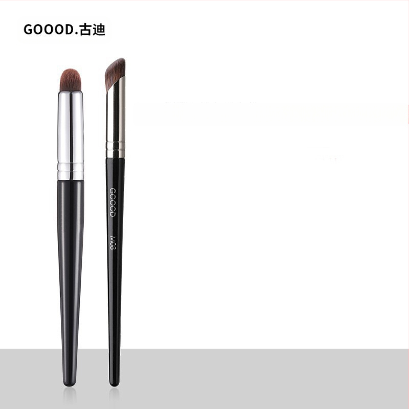 Βούρτσα κονσίλερ με στρογγυλή κεφαλή για την περιοχή γύρω από τα μάτια — επαγγελματική ακρίβεια, συνθετικές τρίχες, ξύλινη λαβή