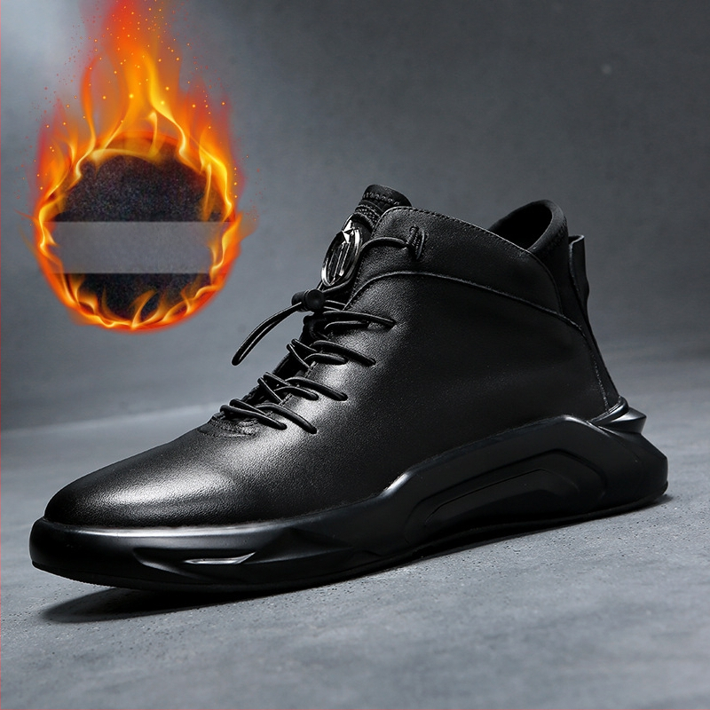 Odiniai batai, Martin stiliaus, vidutinio aukščio, viršus iš pirmojo sluoksnio karvės odos, dirbtinio kailio įdaila