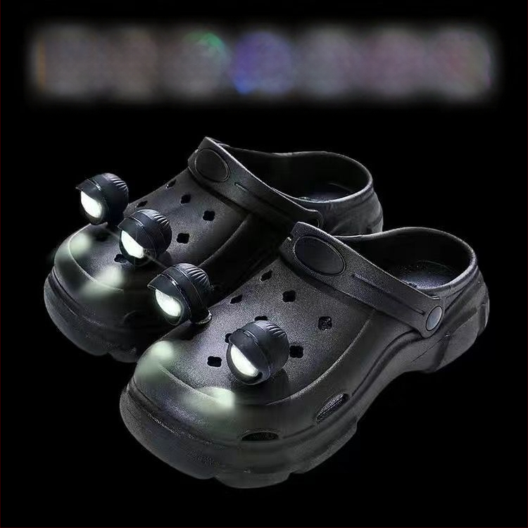 Moterų perforuotos šlepetės su šviesa — 2024 naujas stilius, PVC viršus, PVC padai, injekcinis padas, du dėvėjimo būdai