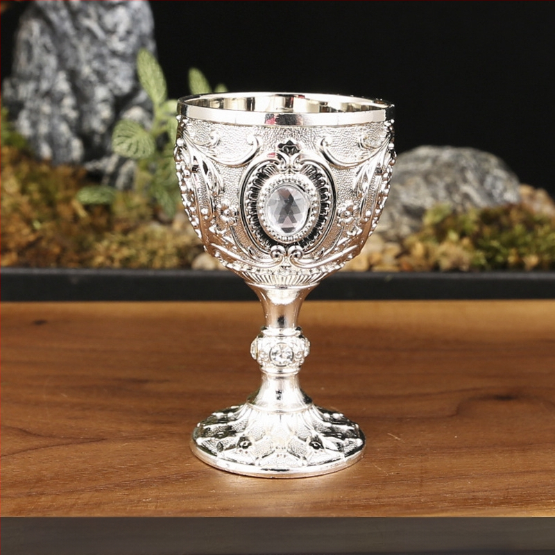 Europos stiliaus metalinis spiritų stiklas, lydinys, šiaurinis gėlių dizainas, Manny prekės ženklas, svoris 60 g