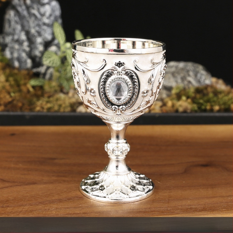 Europos stiliaus metalinis spiritų stiklas, lydinys, šiaurinis gėlių dizainas, Manny prekės ženklas, svoris 60 g