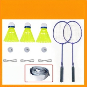 Badminton treniruoklis, plieno lydinio rėmas, svoris 95–100 g, rankenos storis G2, tiesus smūgis