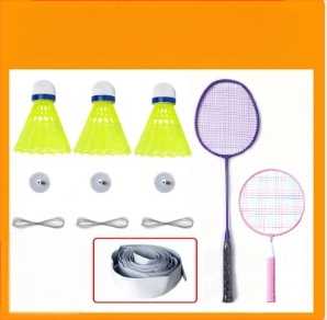 Badminton treniruoklis, plieno lydinio rėmas, svoris 95–100 g, rankenos storis G2, tiesus smūgis