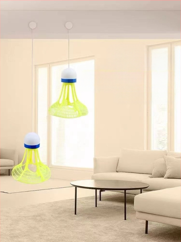 Badminton treniruoklis, plieno lydinio rėmas, svoris 95–100 g, rankenos storis G2, tiesus smūgis