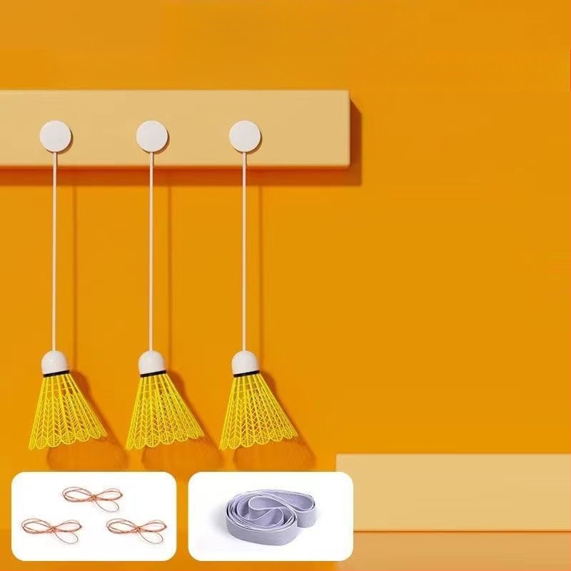 Badminton treniruoklis, plieno lydinio rėmas, svoris 95–100 g, rankenos storis G2, tiesus smūgis