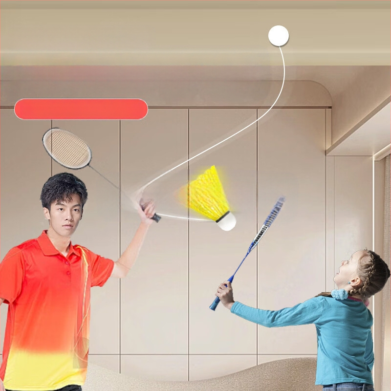 Badminton treniruoklis, plieno lydinio rėmas, svoris 95–100 g, rankenos storis G2, tiesus smūgis