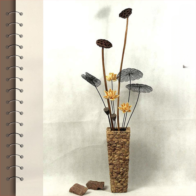 Zen stiliaus džiovintų gėlių puokštė svetainei – mišrios elementai su lotosu, lotus sėklų kapsulėmis ir pušų kankorėžiais (Variety: Lily; Material: Other; Craft: Other; Gift: No)