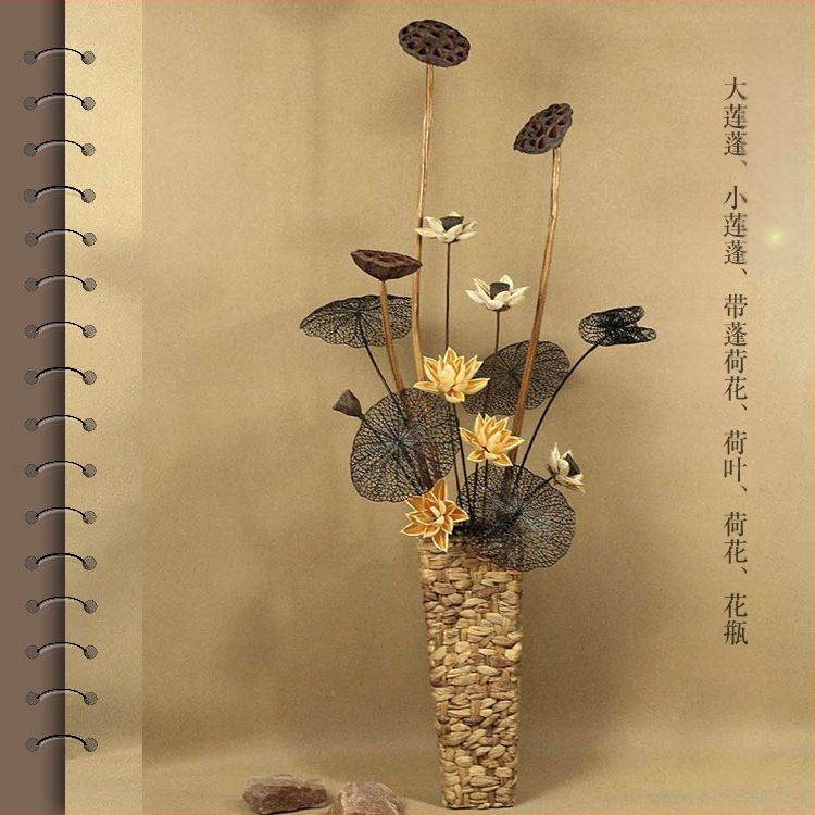 Zen stiliaus džiovintų gėlių puokštė svetainei – mišrios elementai su lotosu, lotus sėklų kapsulėmis ir pušų kankorėžiais (Variety: Lily; Material: Other; Craft: Other; Gift: No)