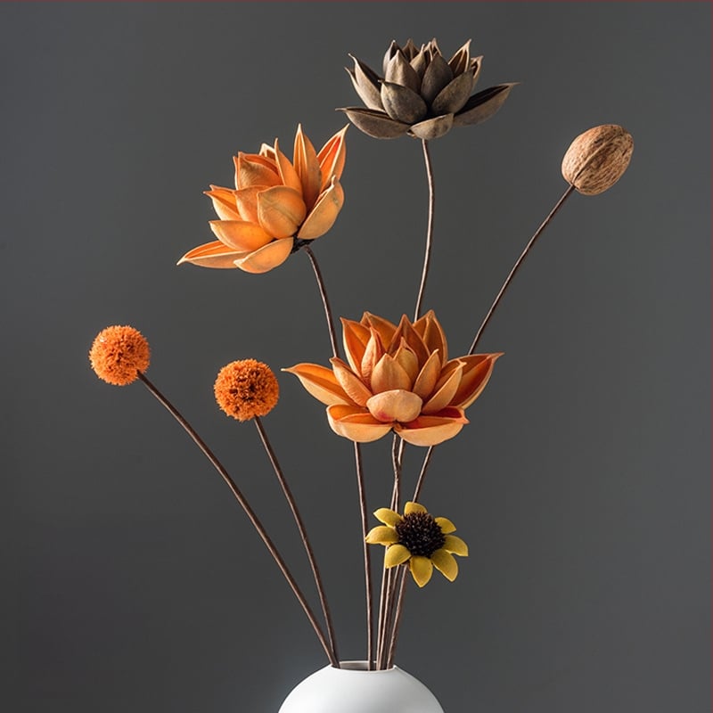 Zen stiliaus džiovintų gėlių puokštė svetainei – mišrios elementai su lotosu, lotus sėklų kapsulėmis ir pušų kankorėžiais (Variety: Lily; Material: Other; Craft: Other; Gift: No)