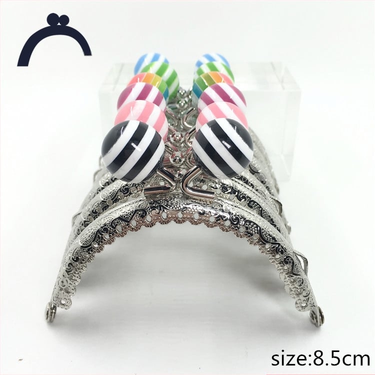 Guofa 0168-YS metalinė bagažo įranga su pusmėnulio reljefu dizainu — Guofa serija, modelis 0168-YS; Medžiaga: Geležis; Dizainas: Metalas; Prekės ženklas: Guofa; Prekės kategorija: Bagažo aksesuarai