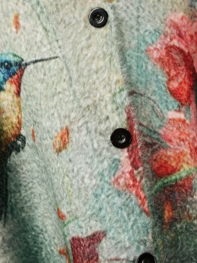 Moterų megztinis-paltas su gyvūnų raštu, poliesterio audinys, koliažo siuvimo detalės, japonų-korejiečių laisvalaikio stilius, vidutinio ilgio, V kaklo, ilgos rankovės