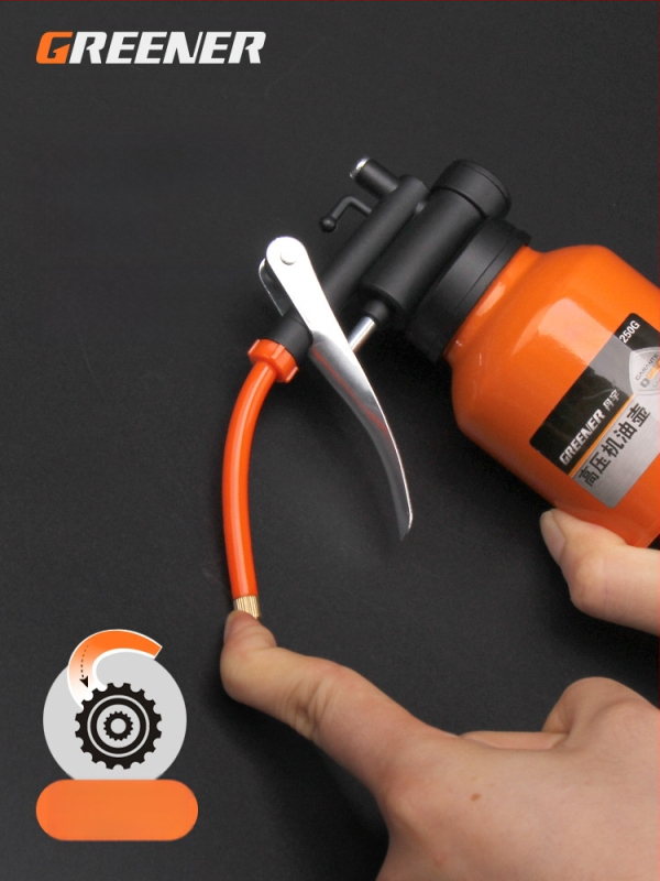 Namų naudojimui skirtas alyvos indas su ilgu antgaliu – rankinis tepalų įrankis, skaidrus korpusas