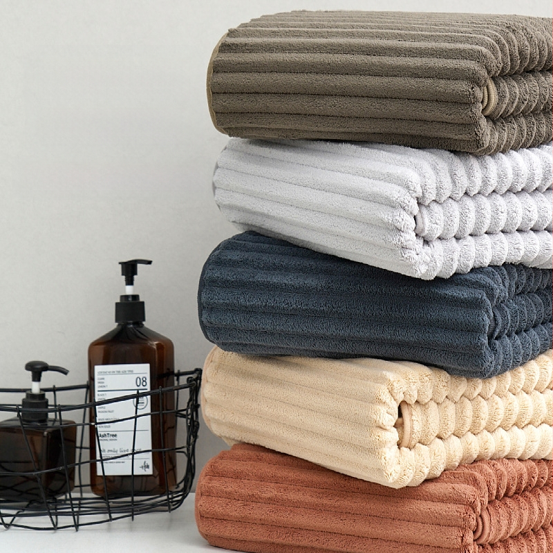 Vonios ir paplūdimio rankšluostis – papildomai storas koralinis flisas, 400–500 g, 150D, Sanen Home Textile