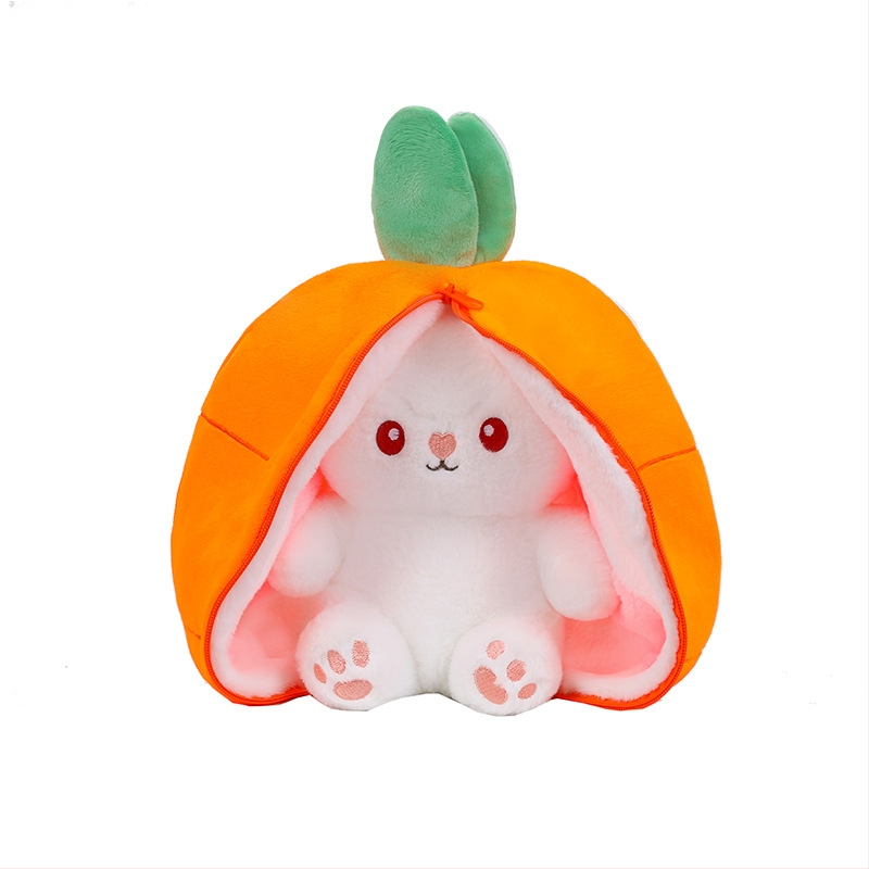 Pliušinė kiškio lėlė – trumpas pliušas, PP medvilnės užpildas, pritaikomi pavyzdžiai, tinklo maišelio pakuotė, tinkama vaikams 4–6 metų