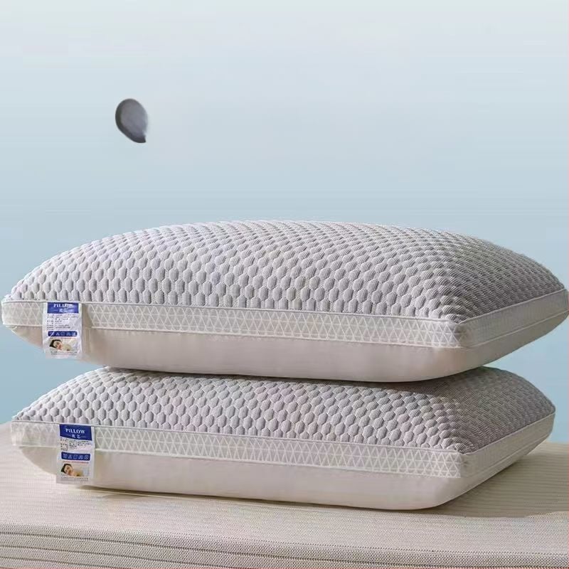 Plaunama kaklo pagalvė miegui – stačiakampio formos, medvilnės užpildas, vienam asmeniui