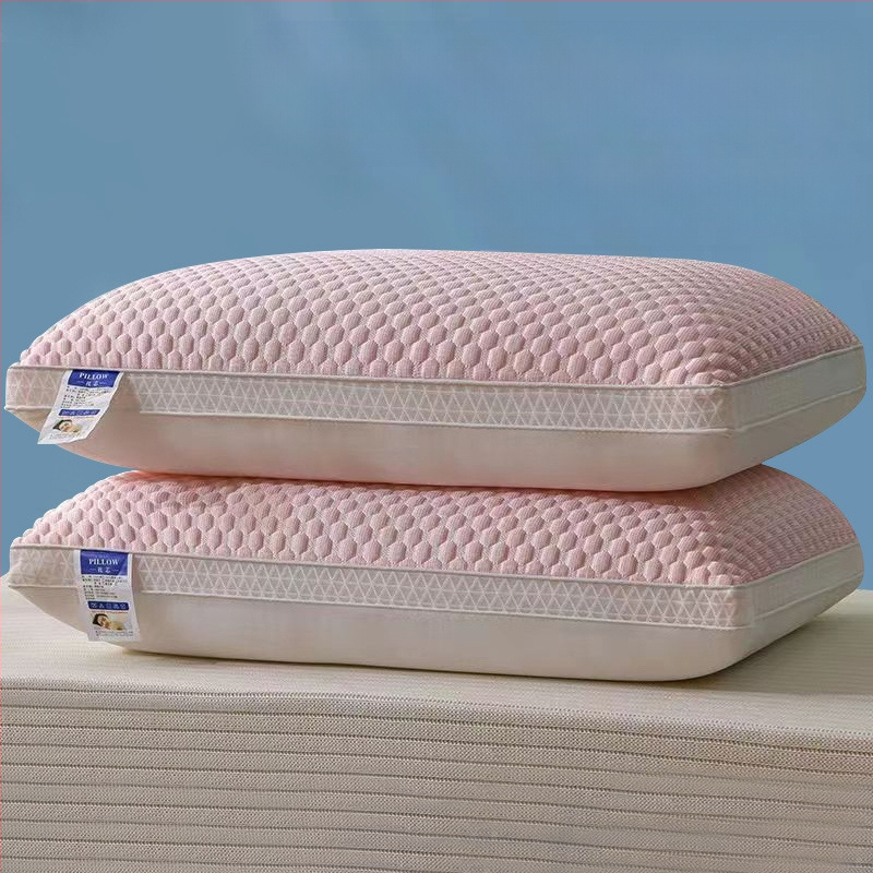 Plaunama kaklo pagalvė miegui – stačiakampio formos, medvilnės užpildas, vienam asmeniui