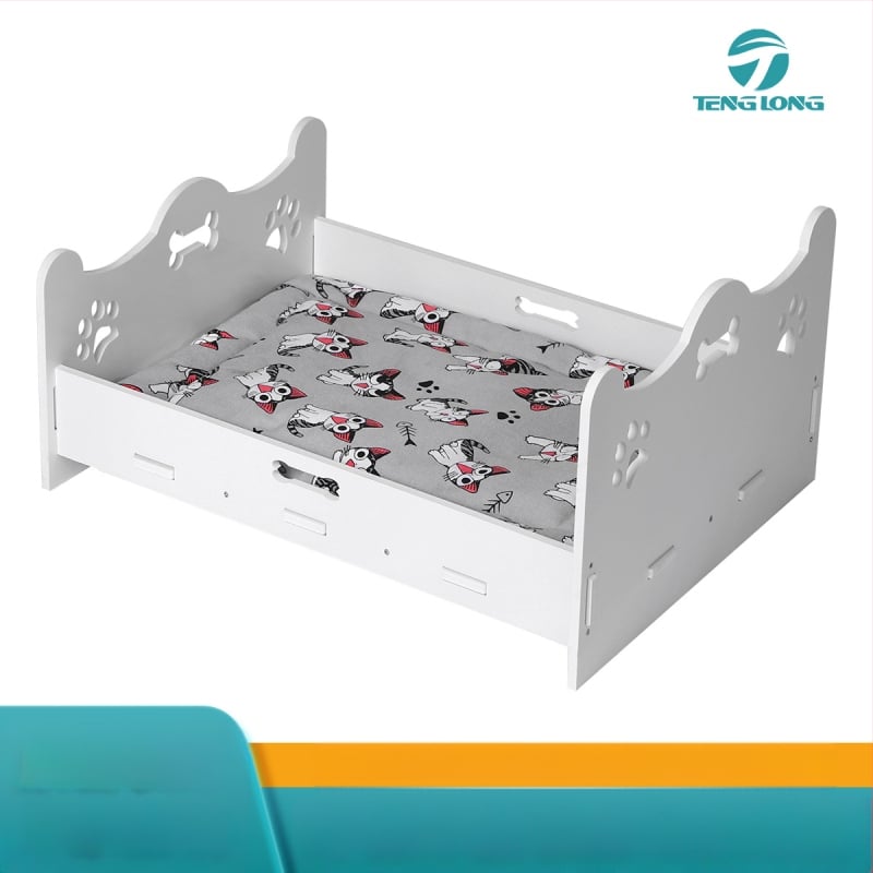 Pakeltas medinis katės lizdas – drėgmei atsparus ir atsparus vandeniui guolis augintiniams