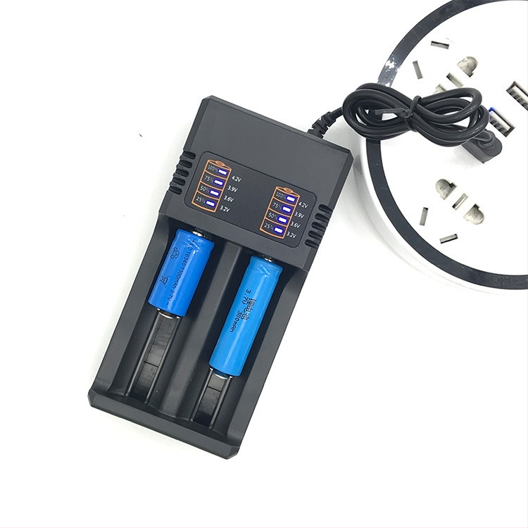 Двоен слот USB зарядно за литиеви батерии 18650/26650 с интелигентно бързо зареждане, изход 4.2V 2A, вход 110-240V, CE сертифициран