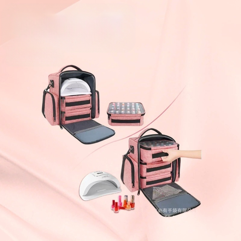 Trysluoksnė nagų lako laikymo maišelis su ratukais, talpina iki 70 butelių, iš Oxford audinio, atsparus vandeniui.