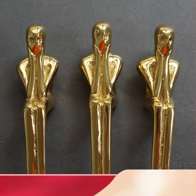 Thinker žalvarinė rankenėlė spintoms, durims ar stalčiams — lengvas prabangos stilius, modelis SKZLSS001