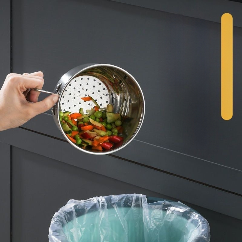 Virtuvės plautuvei – pakabinamas nusausinimo krepšelis daržovėms ir vaisiams, iš nerūdijančio plieno, su apvalia pakabinimo rankena, šiuolaikinis minimalistinis dizainas