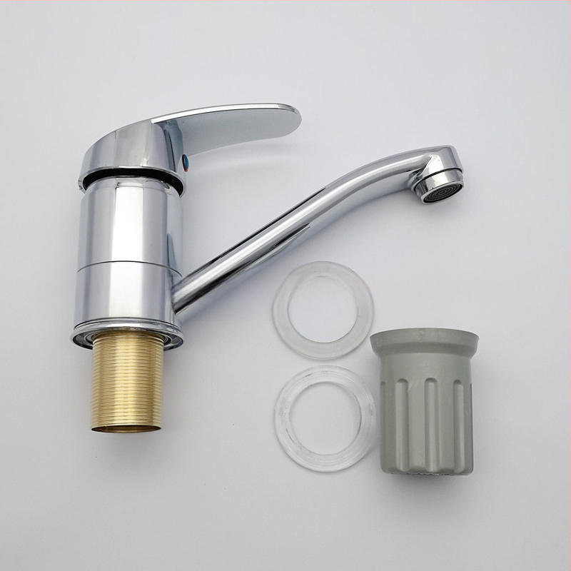 Vandens vonios plautuvės maišytuvas, cinko lydinys, darbinė temperatūra 90°C, nominalus slėgis 0,8 MPa, modelis XGJ-0224