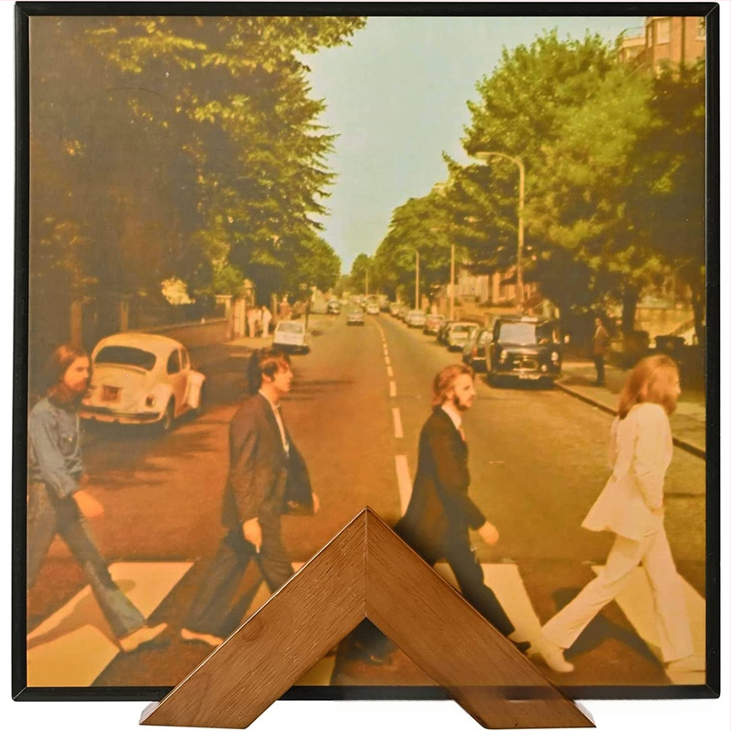 Дървен стенен държач за винилови плочи, изработен от масивно дърво, модерен минималистичен стил, персонализирана обработка, предназначен за възрастни