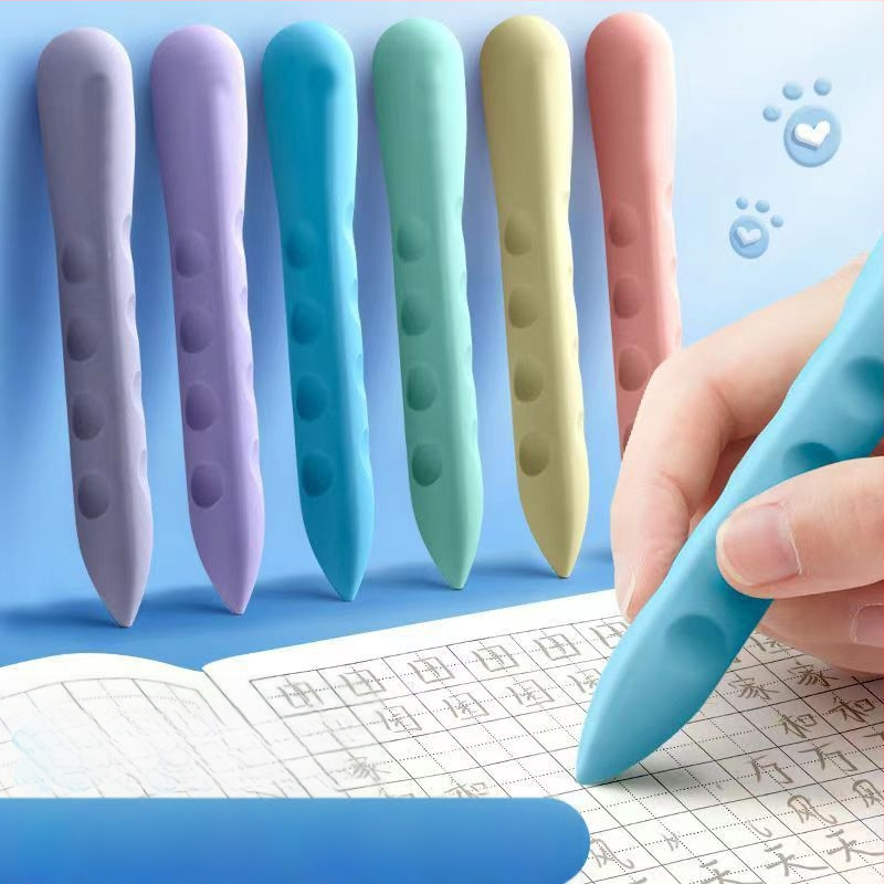 Guma ar caurumiem – Karikatūras stila sākumskolas skolēniem, dzēšanai, bez logotipa, bez pielāgojuma