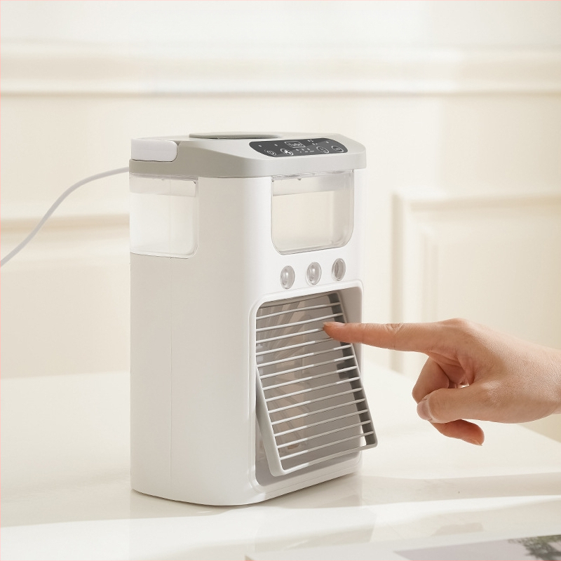 Stolni ventilator s ugrađenim ovlaživačem i maglom, USB napajanje, 3 brzine, baterija 500–800 mAh, buka 36–45 dB