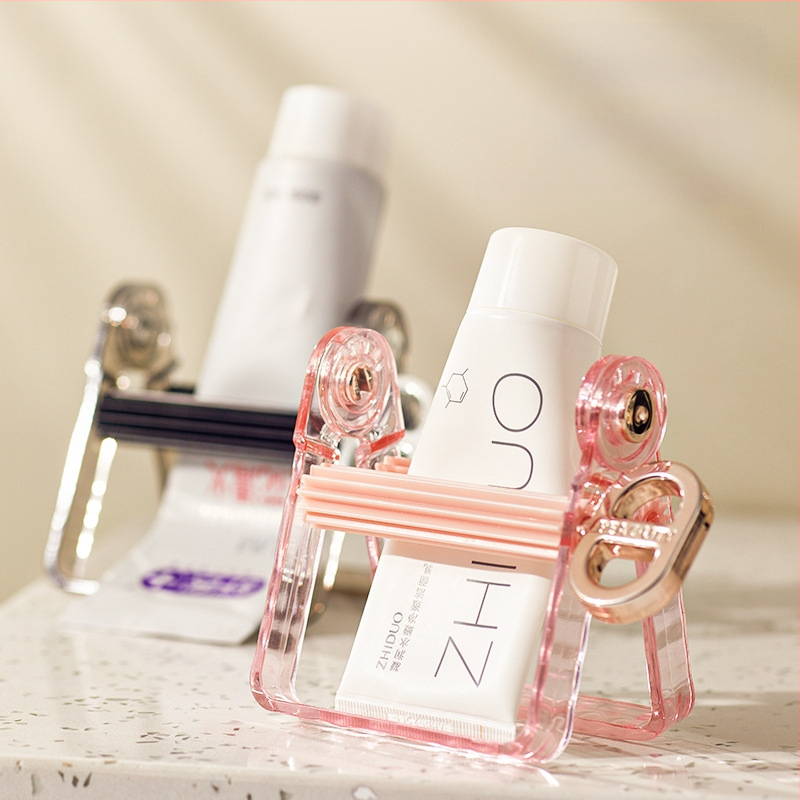 Rankinis dantų pastos dozatorius namų naudojimui