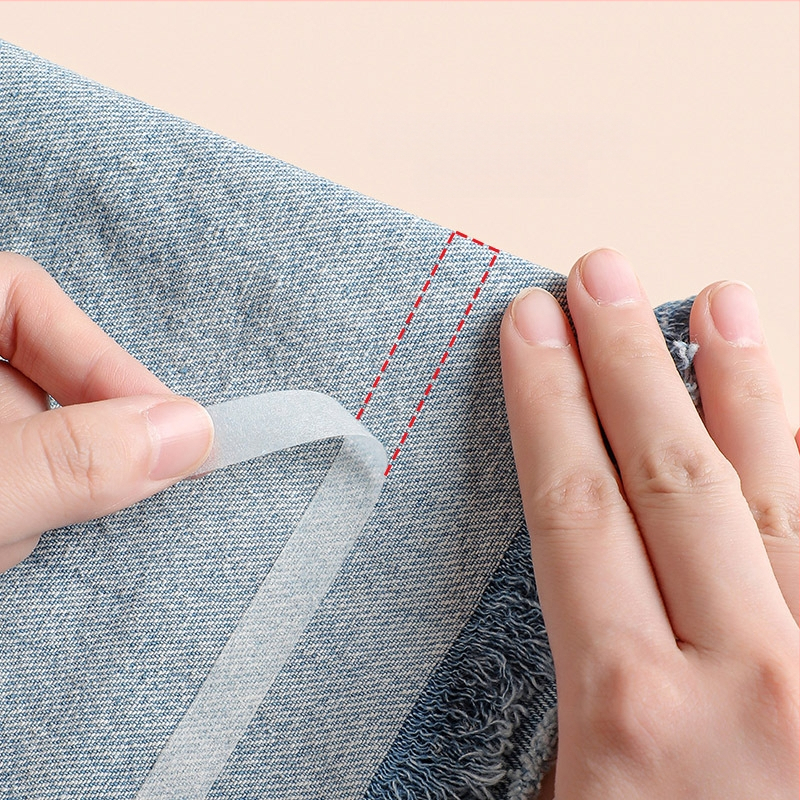 Kelnių hemų dvipusė lipnioji juostelė; Dydžiai: plotis 1 cm, ilgis 5 m; Modelis: kelnių dvipusė lipnioji juostelė; Prekė: Kita; Tinka visų batų tipų; Visoms sezonoms