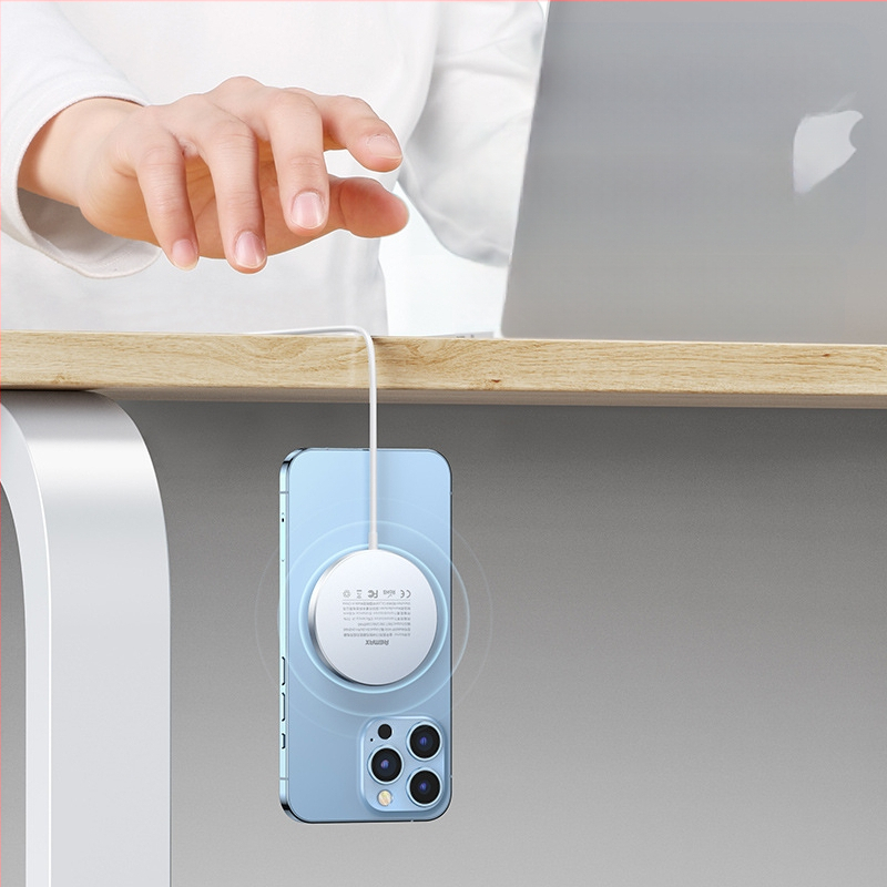 Remax RP-W58 Belaidis įkroviklis su magnetiniu išlygiu ir 15W PD