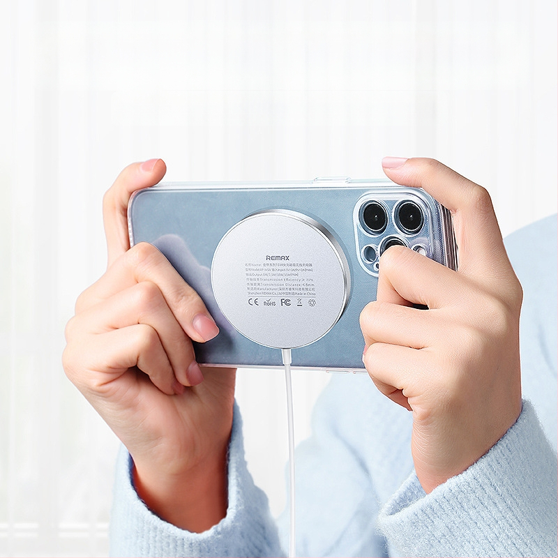 Remax RP-W58 Belaidis įkroviklis su magnetiniu išlygiu ir 15W PD