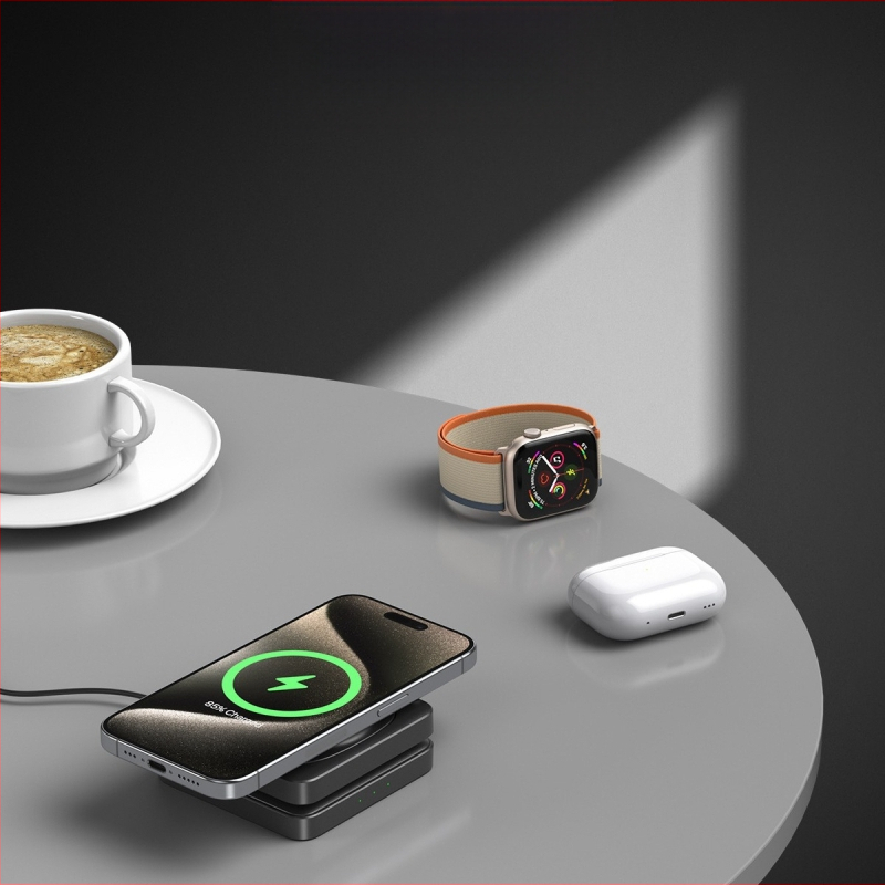 3-ių viename sulankstomas magnetinis belaidis įkrovėjas staliniam laikikliui vienu metu įkraunant telefonus, ausines ir laikrodį – 25W, 9V/3A, QC3.0